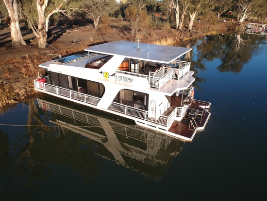 Foxtale Houseboats