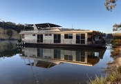 #{@houseboat.name}