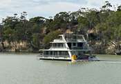 #{@houseboat.name}