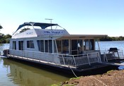 #{@houseboat.name}