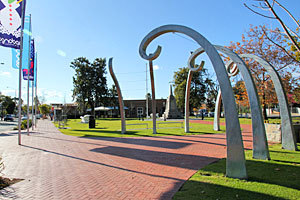Wodonga Visitor Information Centre Hovell St logo