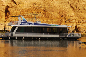 Rivershare Houseboat logo