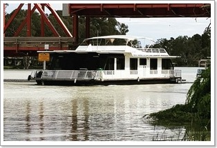 Houseboat Heaven