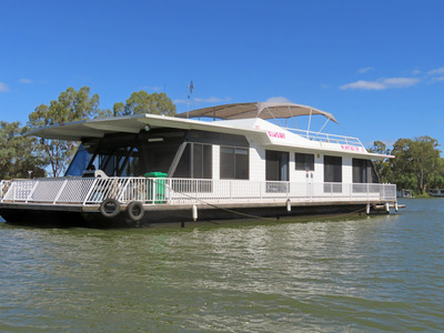 Houseboat Heaven