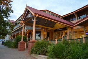 Loxton Hotel logo