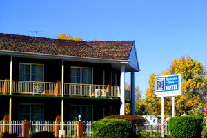 Australia Park Motel logo