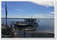 Pontoon boat